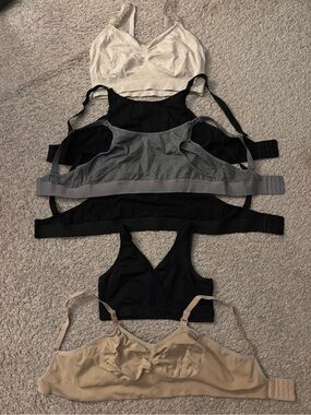 Nursing Bra Bundle, Size M (Quince, Kindred Bravely, Momcozy, Boden)